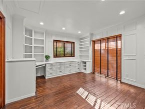 10132 Wish Avenue, Northridge (los Angeles) CA 91325