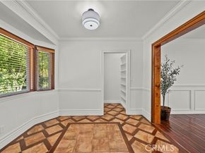 10132 Wish Avenue, Northridge (los Angeles) CA 91325