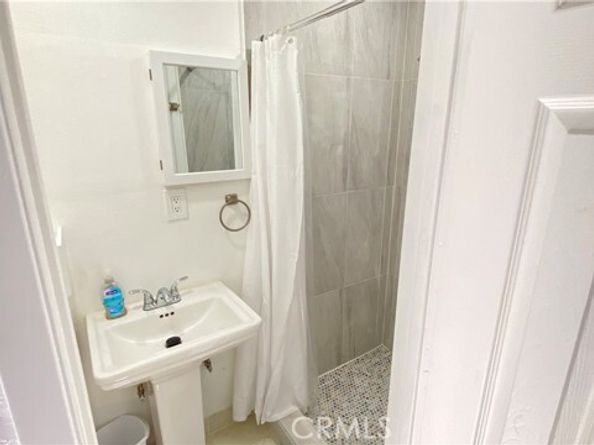 13059 Pierce Street, Pacoima (los Angeles) CA 91331