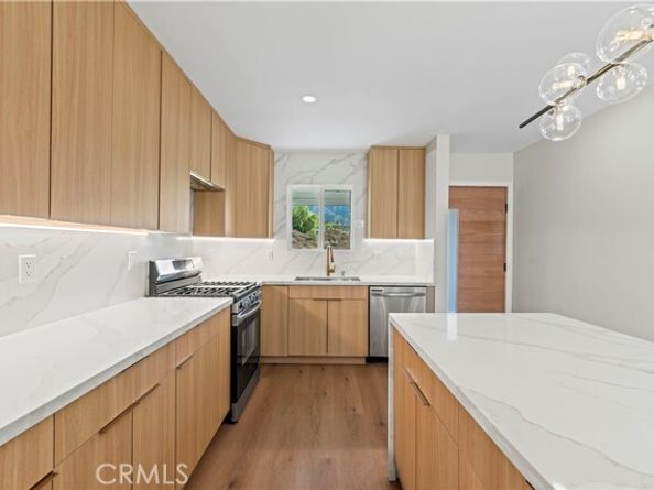 14890 Foothill Boulevard, Sylmar (los Angeles) CA 91342