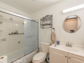 16038 Hartland, Van Nuys (los Angeles) CA 91406