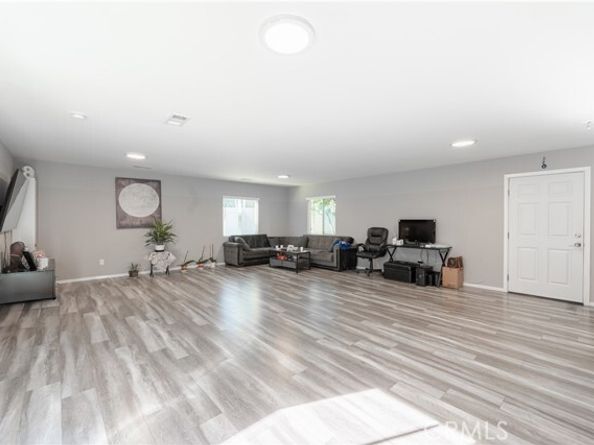 16038 Hartland, Van Nuys (los Angeles) CA 91406