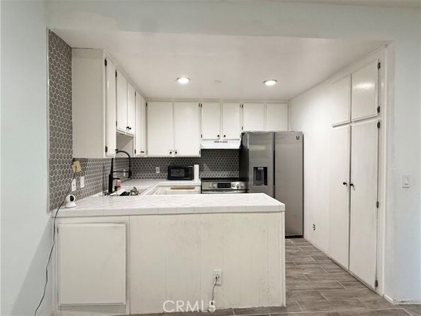 6815 Remmet Avenue 122, Canoga Park (los Angeles) CA 91303