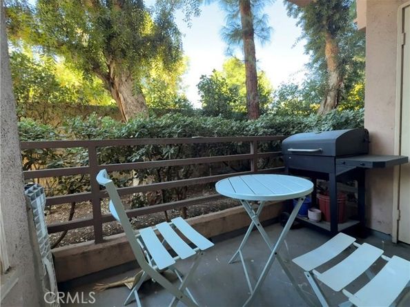 6815 Remmet Avenue 122, Canoga Park (los Angeles) CA 91303