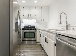 14839 Sherman Way #7, Van Nuys (los Angeles) CA 91405