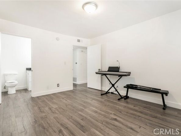 14839 Sherman Way #7, Van Nuys (los Angeles) CA 91405