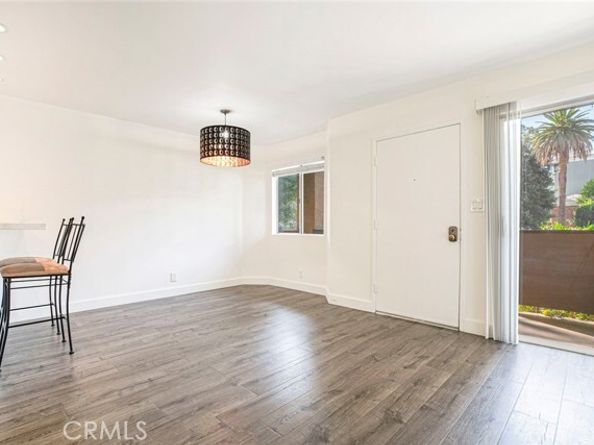 14839 Sherman Way #7, Van Nuys (los Angeles) CA 91405
