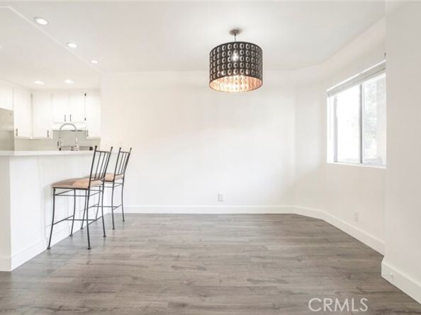 14839 Sherman Way #7, Van Nuys (los Angeles) CA 91405