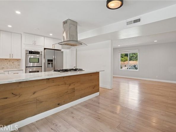 5789 Fairhaven Avenue, Woodland Hills (los Angeles) CA 91367
