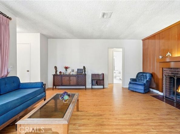 17222 Kingsbury Street, Granada Hills (los Angeles) CA 91344