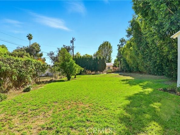 17222 Kingsbury Street, Granada Hills (los Angeles) CA 91344