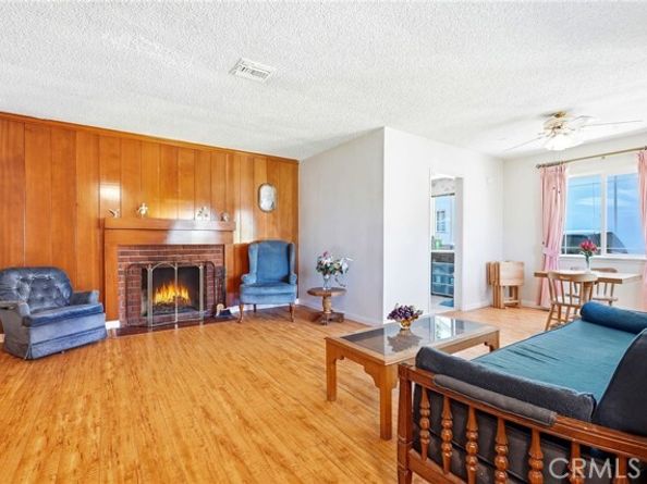 17222 Kingsbury Street, Granada Hills (los Angeles) CA 91344