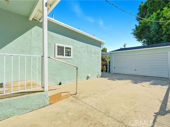 17222 Kingsbury Street, Granada Hills (los Angeles) CA 91344
