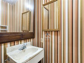 17222 Kingsbury Street, Granada Hills (los Angeles) CA 91344