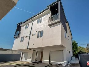 2151 S West View Street, Los Angeles CA 90016