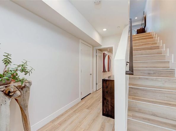 2151 S West View Street, Los Angeles CA 90016