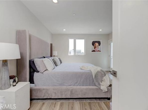 2151 S West View Street, Los Angeles CA 90016