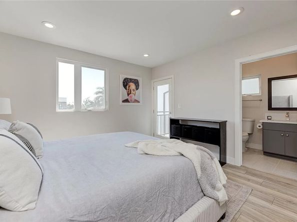 2151 S West View Street, Los Angeles CA 90016