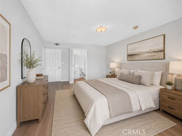 433 S Manhattan Pl 206, Los Angeles CA 90020