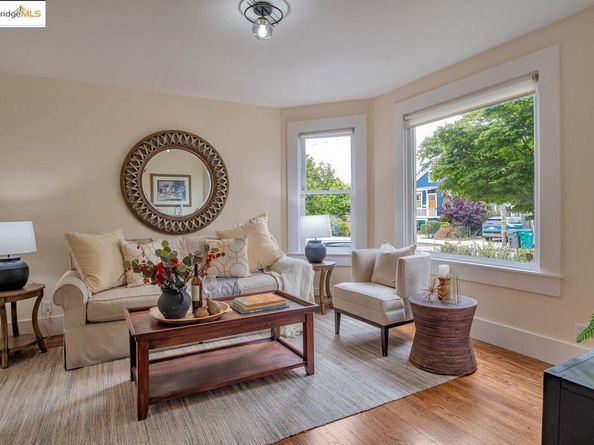 3776 Ruby, Oakland CA 94609