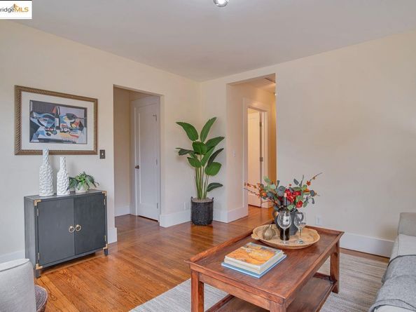 3776 Ruby, Oakland CA 94609
