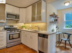3776 Ruby, Oakland CA 94609