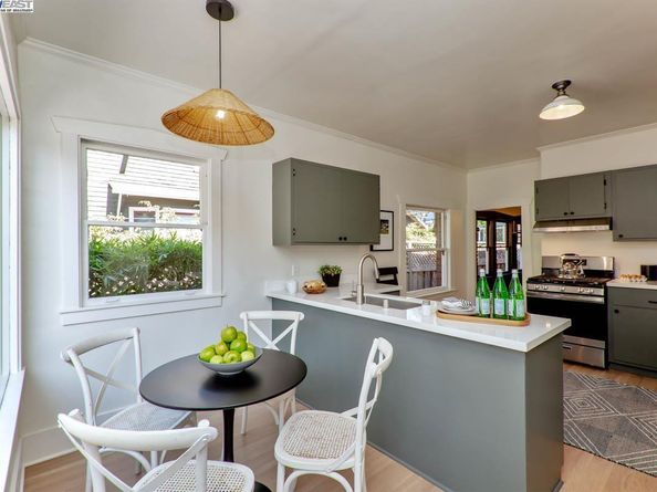 1329 Grove St, Alameda CA 94501