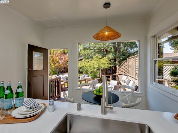 1329 Grove St, Alameda CA 94501