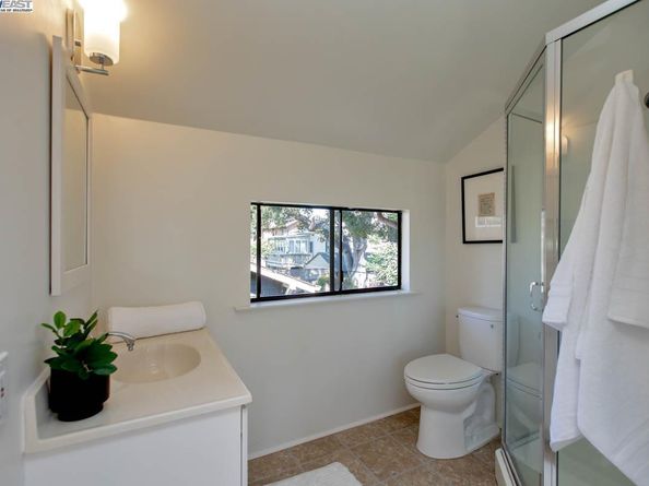 1329 Grove St, Alameda CA 94501