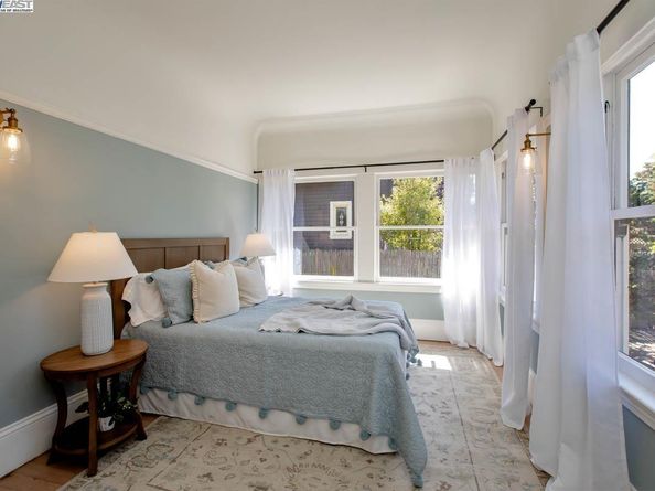 1329 Grove St, Alameda CA 94501