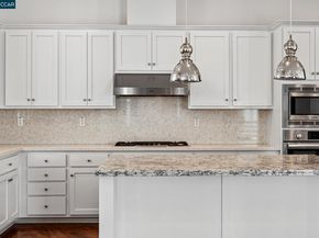 5826 Noba Rd, Dublin CA 94568