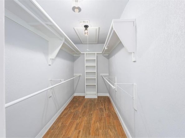 5624  Oak View Drive , Fort Worth Texas 76112