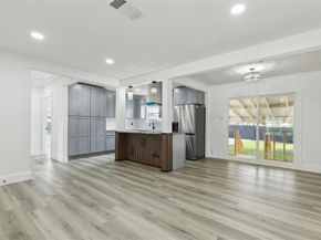 2120  Tisinger Avenue , Dallas Texas 75228