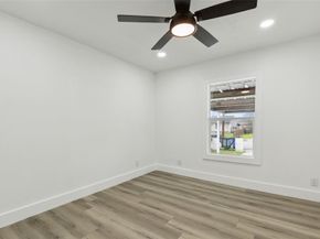 2120  Tisinger Avenue , Dallas Texas 75228