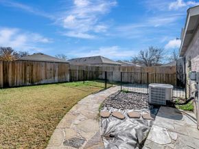 716  River Hill Lane , Fort Worth Texas 76114