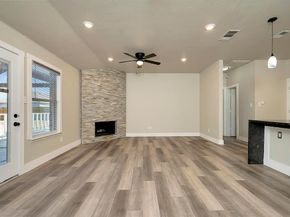 716  River Hill Lane , Fort Worth Texas 76114