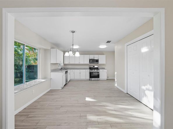 2742 E Pepperidge Drive , Lancaster Texas 75134