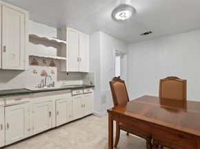 2821  Burchill Road S, Fort Worth Texas 76105