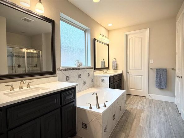 3725  Dover  , The Colony Texas 75056