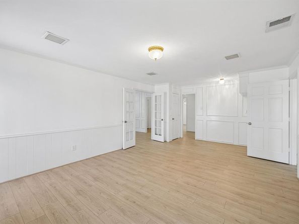 10014  Hickory Crossing , Dallas Texas 75243
