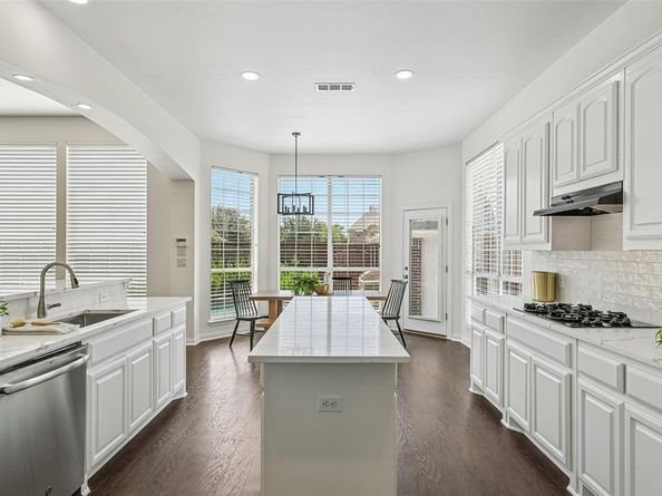 1045  Sir Lancelot Circle , Lewisville Texas 75056