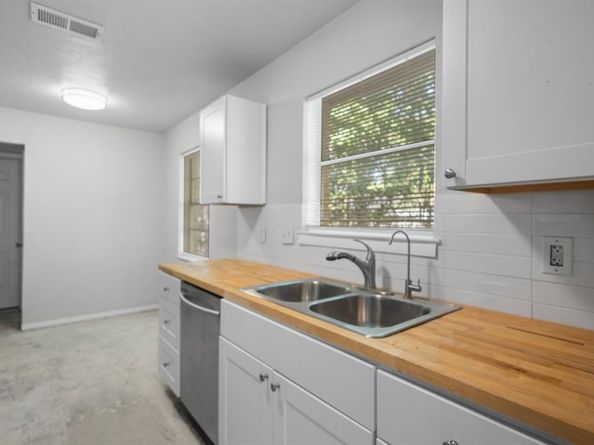 655 W PENTAGON Parkway , Dallas Texas 75224