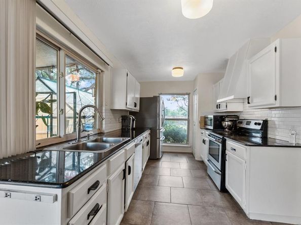 3321  Edgecliff Drive , Garland Texas 75043