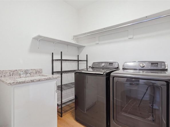 1808  Shaw Street , Dallas Texas 75212