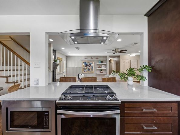 9605  Crestedge Drive , Dallas Texas 75238