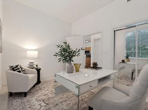 2305  Worthington Street  216, Dallas Texas 75204