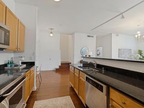 2305  Worthington Street  216, Dallas Texas 75204