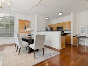 2305  Worthington Street  216, Dallas Texas 75204