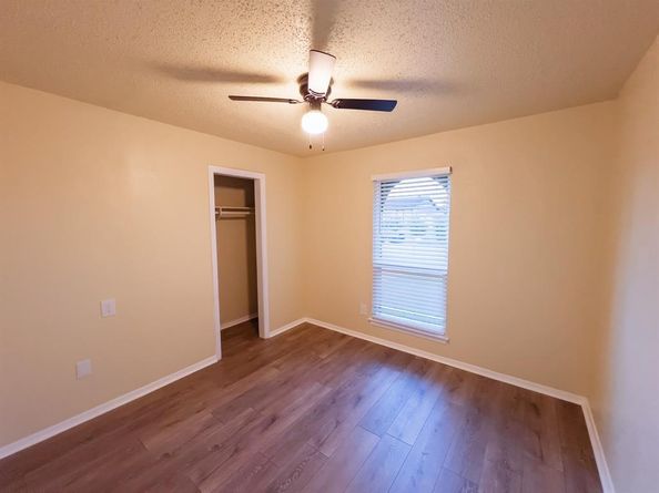 1037  Nancy Lane , Lancaster Texas 75134