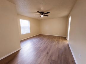 1037  Nancy Lane , Lancaster Texas 75134